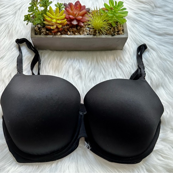 Victoria's Secret PINK Padded Underwire Two-Tone Bra, 32DD (32E) - Picture 1 of 6